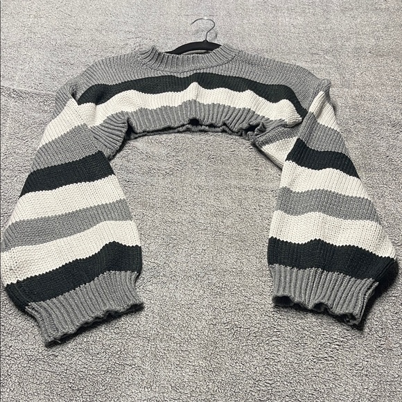 SHEIN Sweaters - SHEIN Black Gray White Striped Cropped Balloon-Sleeve Sweater